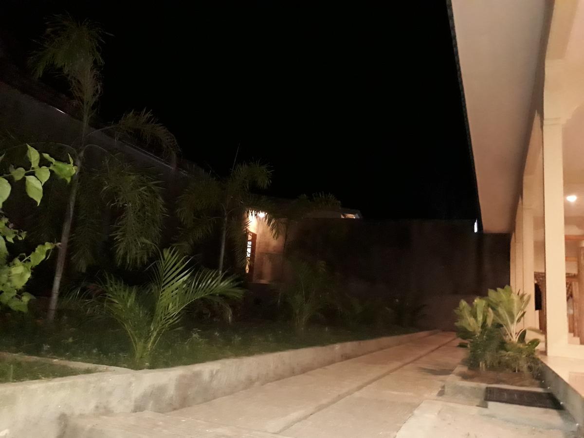 Green Rinjani Guest Houst Hotel เซอนารู ภายนอก รูปภาพ